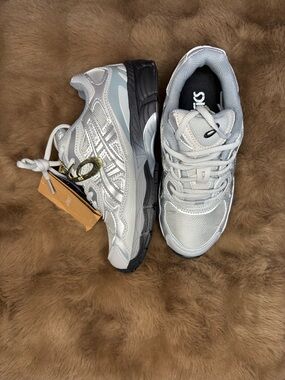 ASICS GEL “NYC Glacier Grey”